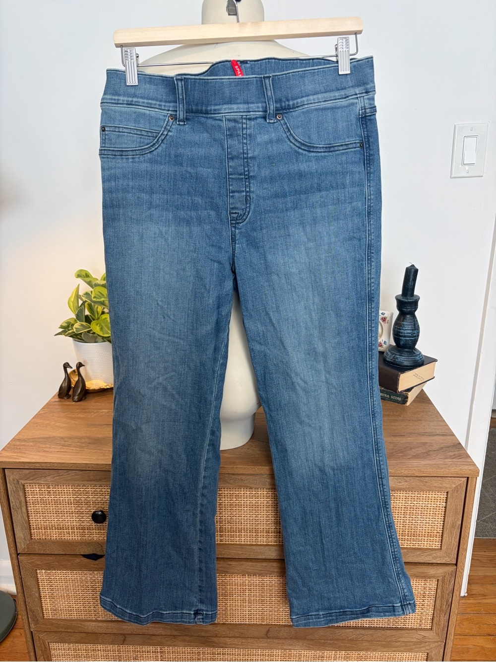 SPANX Medium Wash Pull-On Shaping Denim Jeans - Size XL